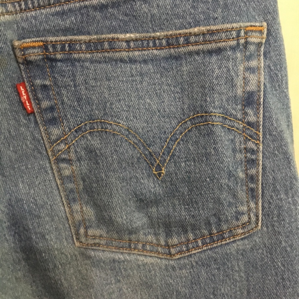 Levi’s Women’s Premium 501 Frayed Hem Jeans Size 26/28 EUC - Picture 4 of 7